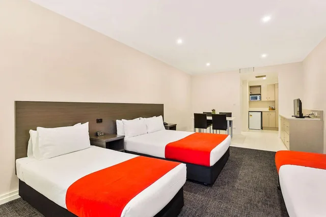 غرفة ديلوكس عائلية، Quality Hotel Manor 1/6