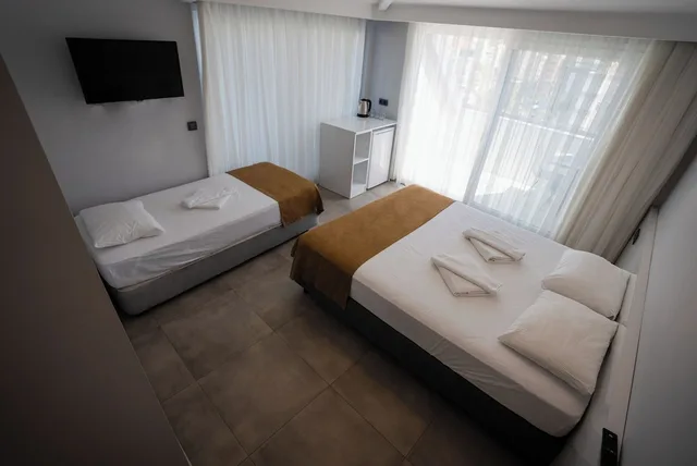 غرفة قياسية بسرير مزدوج بإطلالة جزئية على البحر، Sav-ir Suit Otel 7/9