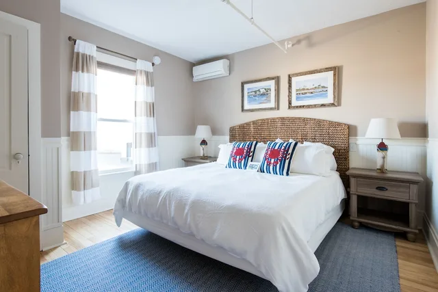 غرفة بسرير كينج مع أريكة، Nonantum Resort 1/3