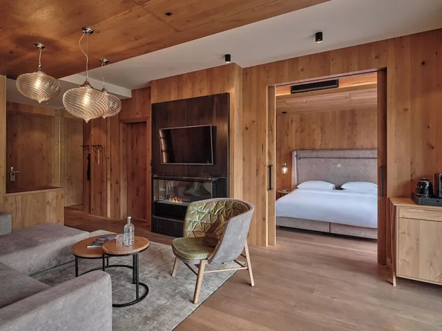 Top, Superior, Suite, 2 King Beds, Sofa، DAS EDELWEISS Salzburg Mountain Resort 3/8