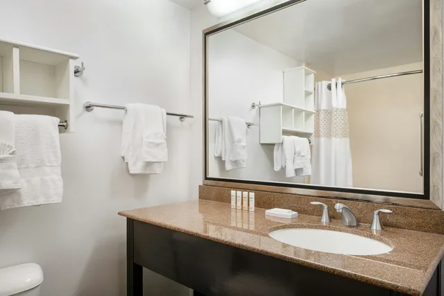 غرفة بسرير كينج، Hampton Inn Boulder - Louisville 2/3