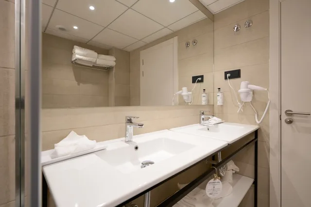 غرفة عائلية بأربعة أسرّة، Obal Urban Hotel 6/6