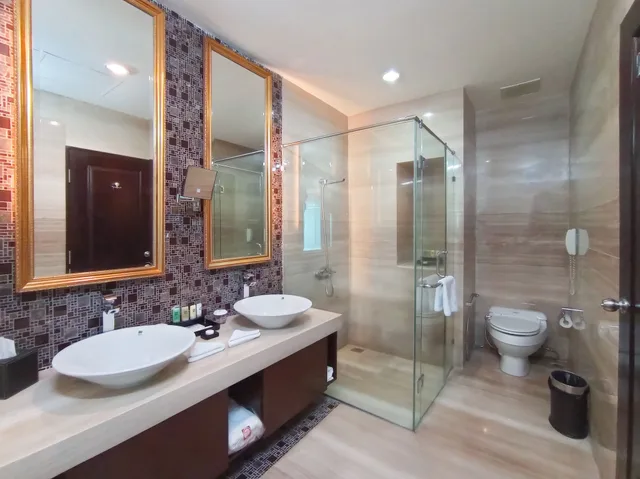 جناح رئاسي بسرير كينج، Swiss-Belhotel Ambon 2/4