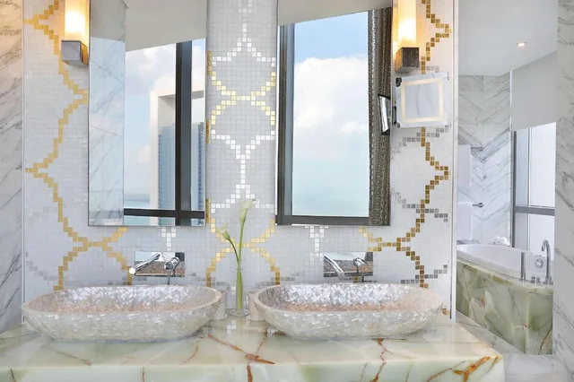 Tower, Suite, 2 Double Beds, Sea View، Conrad Abu Dhabi Etihad Towers 2/2