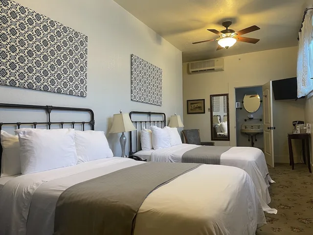 غرفة أساسية بسريرين مزدوجين، Hotel Sutter 1/3
