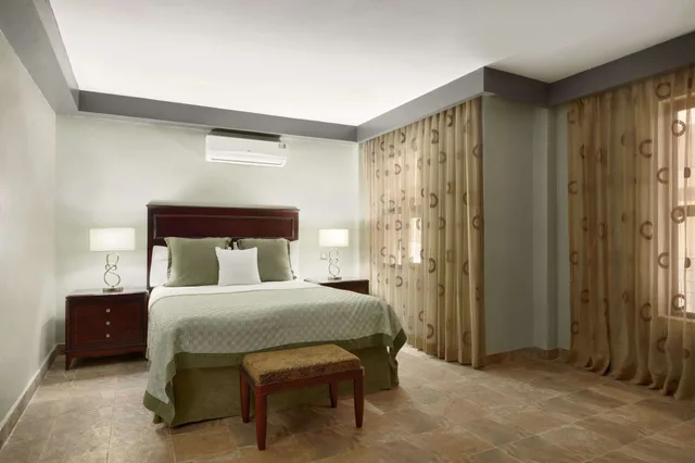جناح رئاسي بسرير كينج وسرير كوين، Hawthorn Suites By Wyndham Abuja 5/6