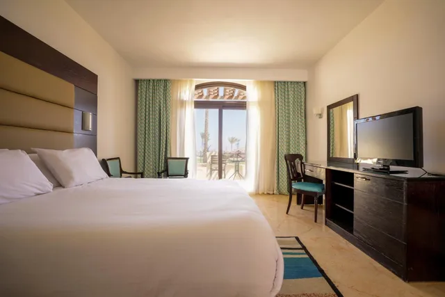 Superior, Double Bed, Blend Elphistone Resort Marsa Alam 3/8
