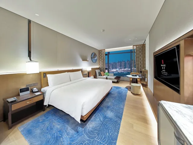 غرفة قياسية بسرير كينج، Hualuxe Hotels And Resorts Nanjing Yangtze River 2/7