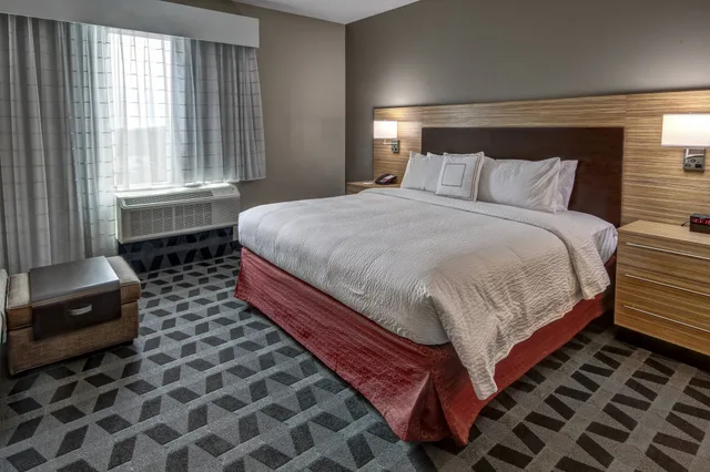 جناح بسرير كوين بغرفة نوم واحدة مع أريكة، Towneplace Suites By Marriott Hot Springs 1/2