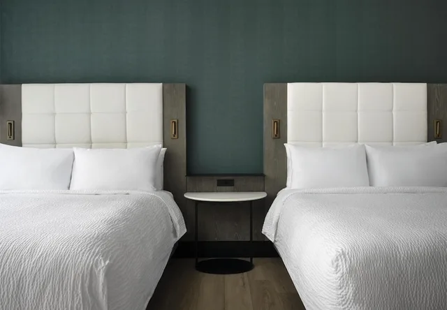 Room, 2 Queen Beds, Accessible, Tempo by Hilton Nashville Midtown 4/5