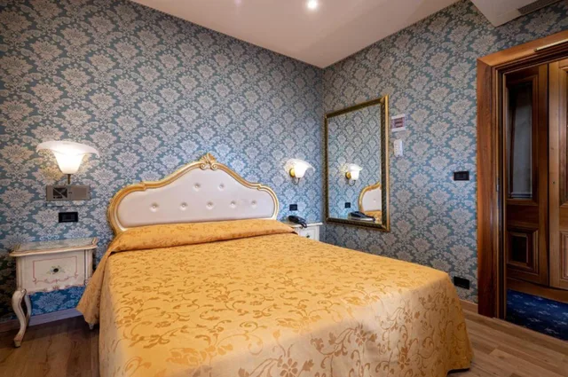 Classic, Single, Double Bed, Santa Marina 3/4