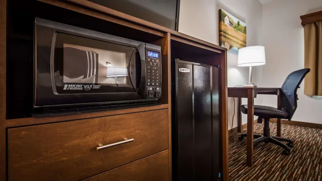 غرفة قياسية بسرير كينج مع أريكة لذوي الإعاقة، Best Western Brookfield 10/10