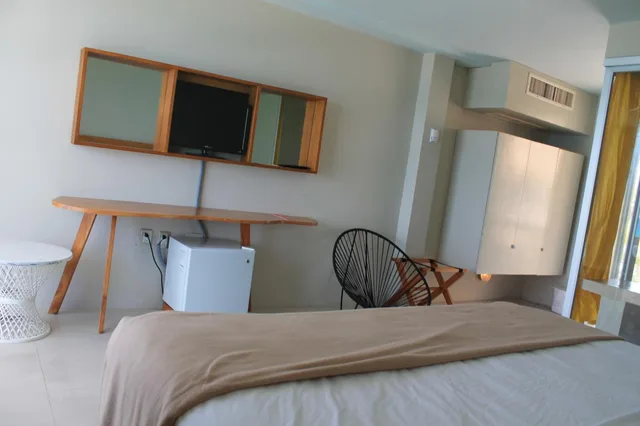 Room, King Bed, Sea View, Hotel Rocamar Isla Mujeres 4/10