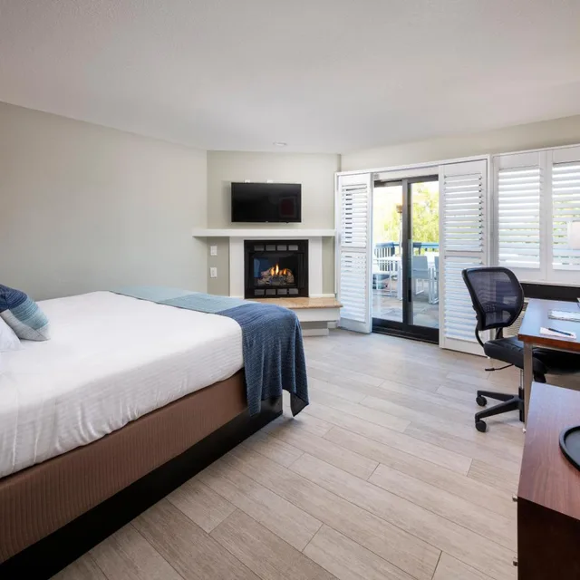غرفة سوبيريور بسرير كينج، Mariposa Inn And Suites 1/3