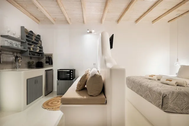 جناح استوديو بسرير مزدوج وسرير فردي بإطلالة جزئية على البحر، Blue Waves Suites & Apartments - To Kyma 7/10