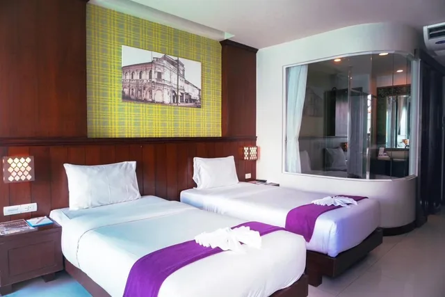 غرفة بسرير كينج بإطلالة على المسبح، Supicha Pool Access Hotel 1/2