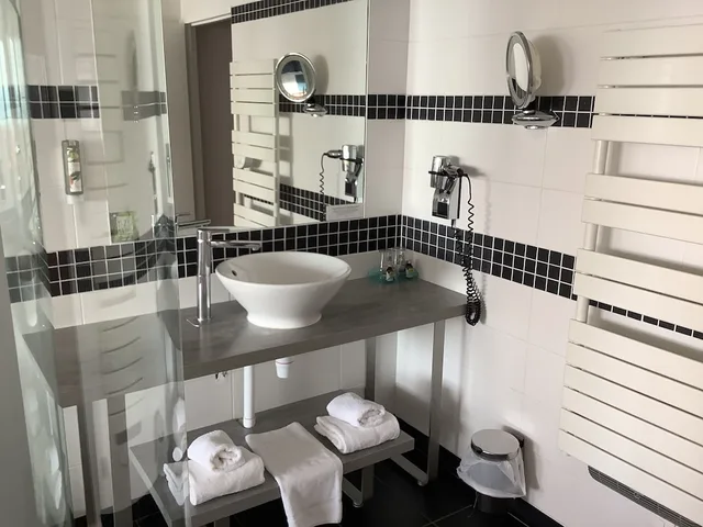 غرفة سوبيريور بسرير مزدوج بإطلالة على البحر، La Petite Rade Hotel 6/6