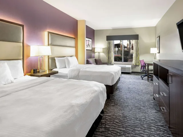 Room, 2 Queen Beds, La Quinta Inn & Suites by Wyndham NW Tucson Marana 6/10