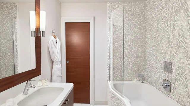 غرفة بريستيج بشرفة، Normandy Barriere Hotel 2/2