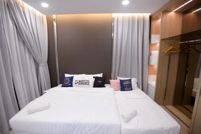 شقة بسرير كينج وسريرين منفصلين بإطلالة على البحر بغرفة نوم واحدة، Atlantis Residence@Iconstay Melaka 1/5