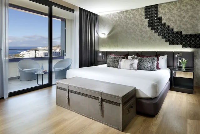 Royal, Rock, Family, Studio, Suite, King Bed, Sofa، Hard Rock Hotel Tenerife 1/3