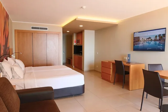 غرفة سوبيريور بثلاثة أسرّة، The Views Oasis 5/10