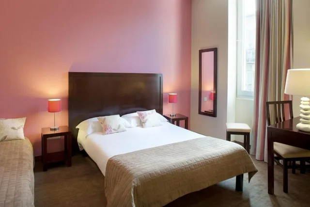 غرفة قياسية ثلاثية، Relais Acropolis 1/1