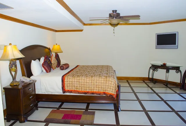 جناح جونيور ديلوكس بسرير كينج بشرفة، Accra Beach Hotel and Resort 1/5
