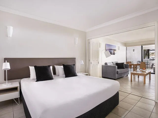 2 Bedrooms, Queen and Twin Beds, Dual Key، Mantra Heritage Port Douglas 4/7