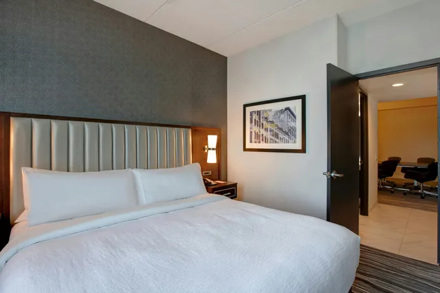 3 Rooms, Suite, 2 King Beds، Embassy Suites Hotel Syracuse 1/4