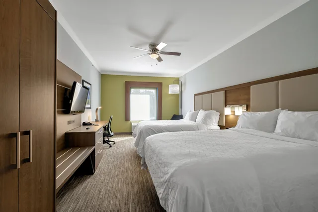 غرفة قياسية بسريرين مزدوجين لذوي الإعاقة، Holiday Inn Express Hotel And Suites Lufkin South 1/3