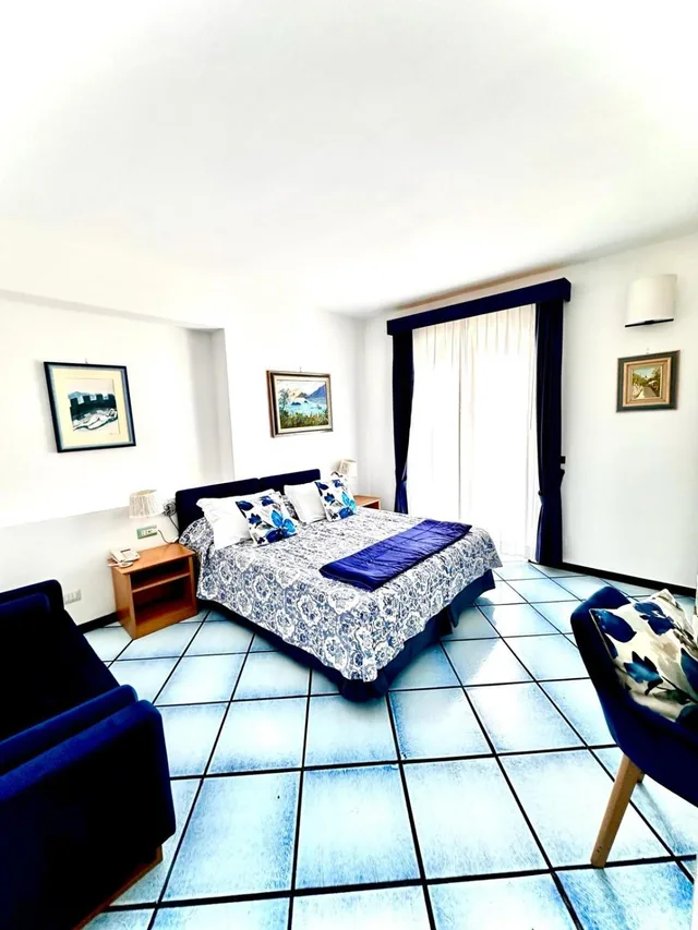 غرفة بسرير مزدوج أو سريرين منفصلين بإطلالة على البحر، Hotel Le Fioriere 2/4