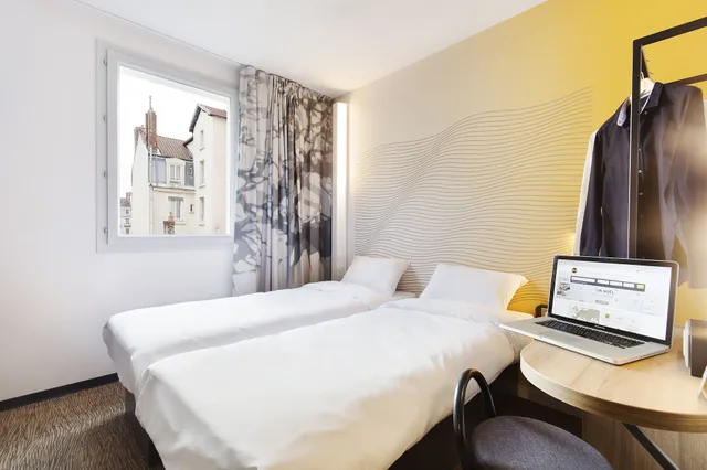 Room, Twin Beds, B&B Hotel Reims Bezannes 2/3