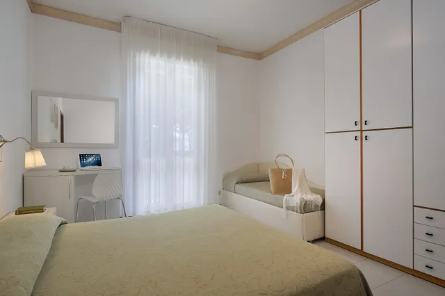 غرفة ثلاثية بثلاثة أسرّة، HOTEL SUISSE 2/2