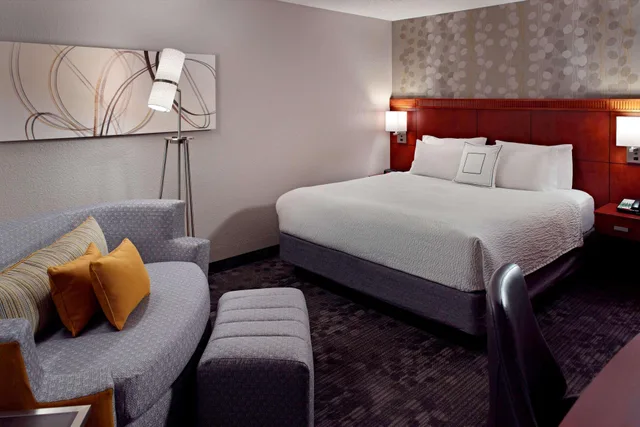 Deluxe, King Bed, Ballpark View، Sonesta Select Atlanta Cumberland Galleria 1/2