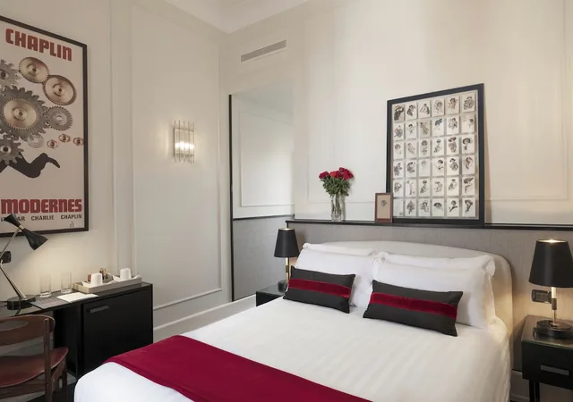 غرفة سوبيريور بسرير كوين بإطلالة على المدينة، Hotel Scalinata Di Spagna 4/10
