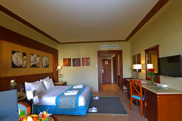 Superior, Queen Bed, Sea View, Charmillion Club Resort 3/10