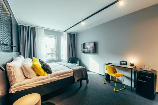 Duo, King Bed، The Folks Hotel Konepaja 2/5