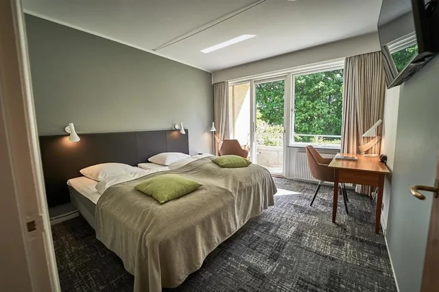 Room, Twin Beds, Gl. Skovridergaard Hotel and Conference Center 6/10