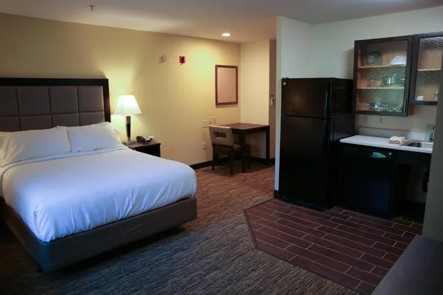 استوديو بسرير كوين، Candlewood Suites Portland - Scarborough, An IHG Hotel 3/3