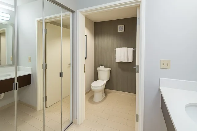 Room, Multiple Beds, Courtyard By Marriott el Paso Airport 5/7