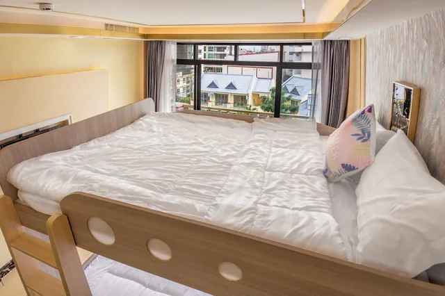 غرفة عائلية بسريرين مزدوجين وسرير بطابقين بإطلالة على المسبح، Mermaid S Beach Resort Jomtien 1/5