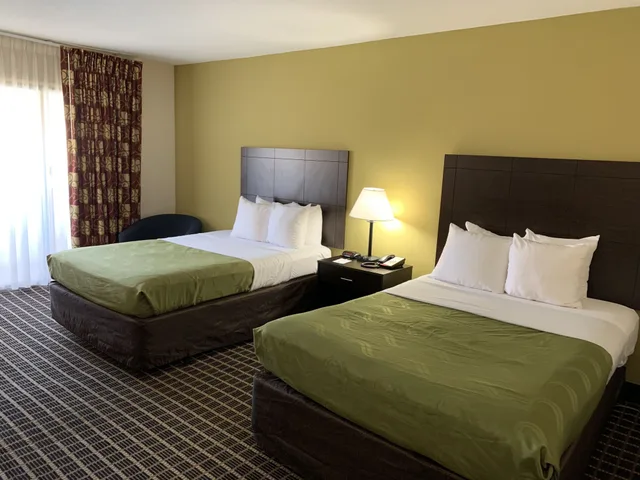 غرفة قياسية بسرير مزدوج، Quality Inn and Suites Pensacola Bayview 3/5