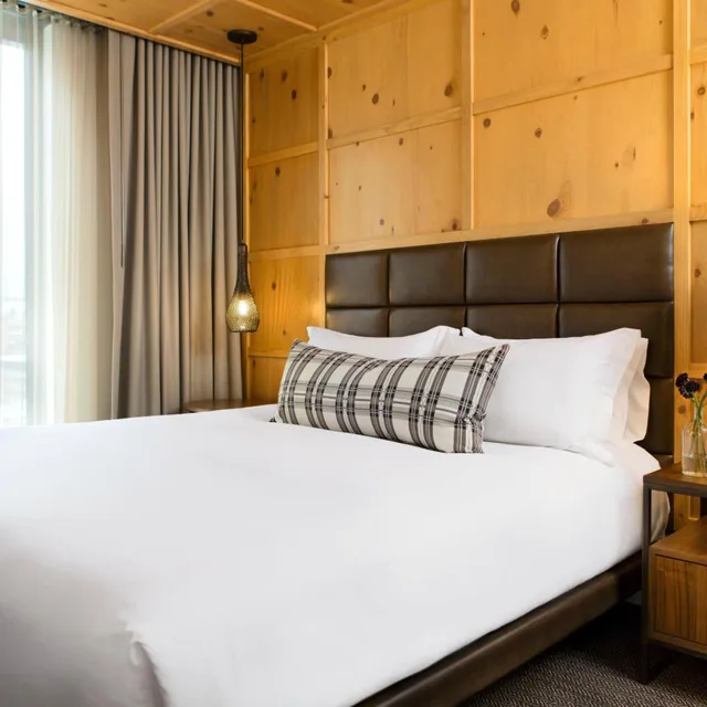 غرفة بسرير كينج لذوي الإعاقة، Limelight Hotel Denver 2/6