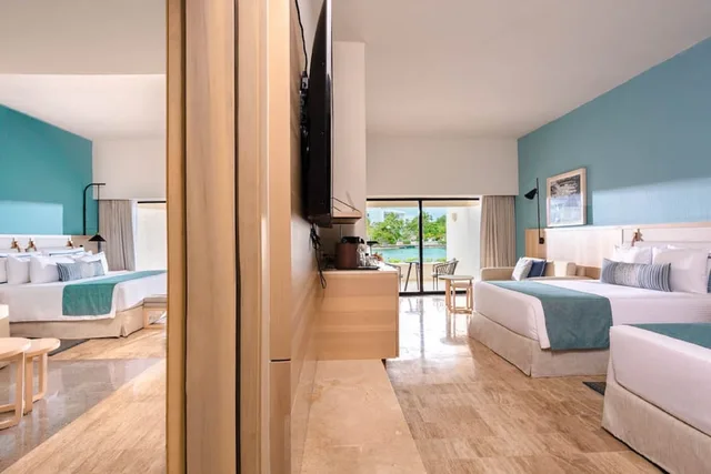 Preferred Club, Family, 1 King and 2 Double Beds, Ocean Front، Dreams Aventuras Riviera Maya 3/8