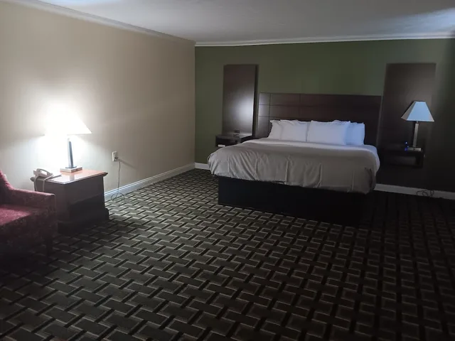 غرفة بسرير كينج لذوي الإعاقة، Quality Inn Harrodsburg-Danville 2/9
