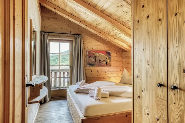 2 Bedrooms, Premium, Chalet, 2 Double Beds, Sofa, Private Spa، Puradies 3/8