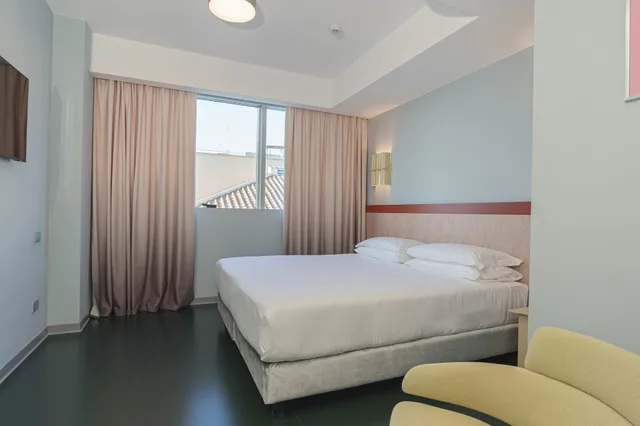 غرفة ديلوكس بسرير مزدوج بشرفة، Moderno Hotel Roma - Adults Only 3/10