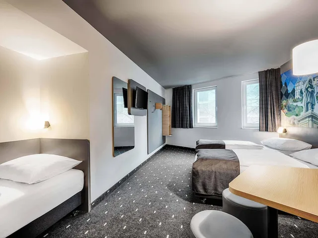 غرفة ثلاثية بثلاثة أسرّة، B&B Hotel Bonn 6/8