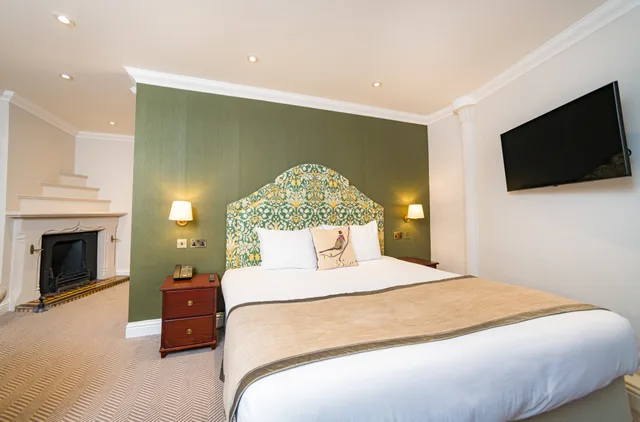 غرفة سوبيريور بسرير كوين، The Elvetham Hotel 1/6